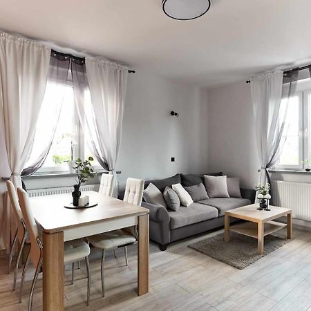 Apartament Zelazna Apartment Poznan Ngoại thất bức ảnh